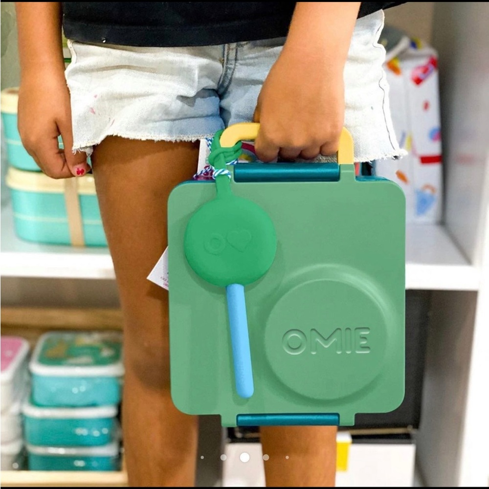 ❤️SOLD❤️NEW OMIE BOX SET- green